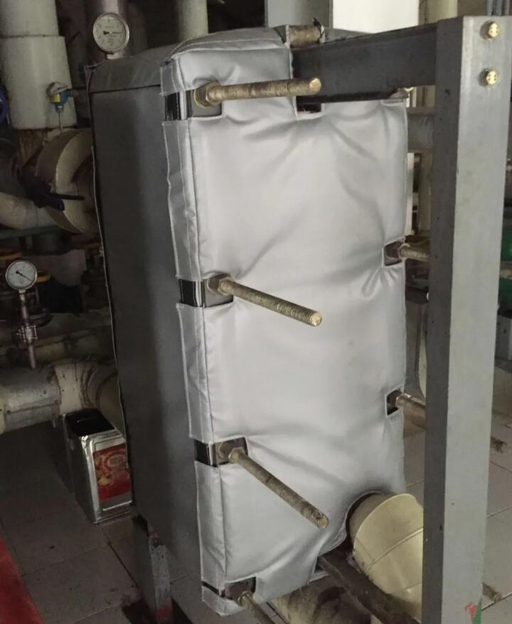 板式<a href=http://www.fyxl.com.cn/e/tags/?tagname=%E6%8D%A2%E7%83%AD%E5%99%A8%E4%BF%9D%E6%B8%A9 target=_blank class=infotextkey>換熱器保溫</a>套