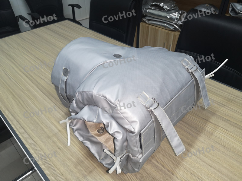 ? ? ? ?冬季氣溫逐漸變冷，我們大家自覺不自覺的都穿上了厚厚的衣服御寒。那么問題來了，我們的設備是否“穿暖”了？要不要穿些東西？穿哪些可以溫暖過冬？ ? ? ? ?石油，電力，化工等很多行業裝置每年冬季都會開展設備防凝凍工作，目的就是不凍壞一臺設備、一條管線。設備凝凍只是因為環境溫度的降低，解決這個問題常規來說不外乎就是做保溫。 ? ? ? ?為此，科好特開發了可以與閥門及設備一同工作的可拆裝保溫產品，安裝和拆卸變得容易，可反復使用。<a href=http://www.fyxl.com.cn/e/tags/?tagname=%E9%98%80%E9%97%A8%E4%BF%9D%E6%B8%A9 target=_blank class=infotextkey>閥門保溫</a>產品用材屬于輕質柔性無石棉材料，在高度復雜和狹窄的區域同樣可以很好使用，無論是截止閥、球閥等均可安裝。通常用戶只需提供閥門名稱型號和同一型號數量清單即可訂購相應的可拆卸<a href=http://www.fyxl.com.cn/e/tags/?tagname=%E9%98%80%E9%97%A8%E4%BF%9D%E6%B8%A9%E5%A5%97 target=_blank class=infotextkey><a href=http://www.fyxl.com.cn/e/tags/?tagname=%E9%98%80%E9%97%A8%E4%BF%9D%E6%B8%A9 target=_blank class=infotextkey>閥門保溫</a>套</a>了，特殊類型需要提供詳細規格或尺寸?？刹鹦?a href=http://www.fyxl.com.cn/e/tags/?tagname=%E9%98%80%E9%97%A8%E4%BF%9D%E6%B8%A9 target=_blank class=infotextkey>閥門保溫</a>產品外觀漂亮整潔、表面可擦洗，環保，無污染。 ? ? ? ?給閥門穿上“保暖衣”，給企業“錦上添花”！