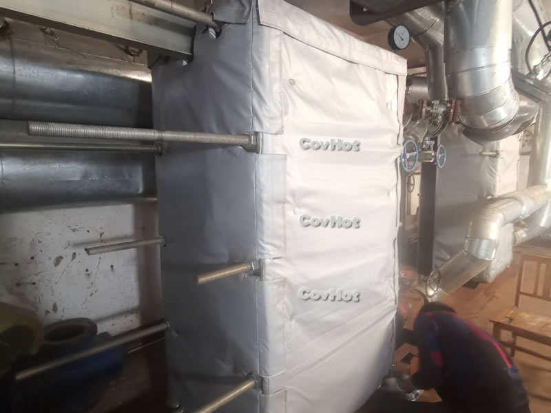 板式<a href=http://www.fyxl.com.cn/e/tags/?tagname=%E6%8D%A2%E7%83%AD%E5%99%A8%E4%BF%9D%E6%B8%A9 target=_blank class=infotextkey>換熱器保溫</a>,<a href=http://www.fyxl.com.cn/e/tags/?tagname=%E5%8F%AF%E6%8B%86%E5%8D%B8%E4%BF%9D%E6%B8%A9%E5%A5%97 target=_blank class=infotextkey>可拆卸<a href=http://www.fyxl.com.cn/e/tags/?tagname=%E4%BF%9D%E6%B8%A9%E5%A5%97 target=_blank class=infotextkey>保溫套</a></a>